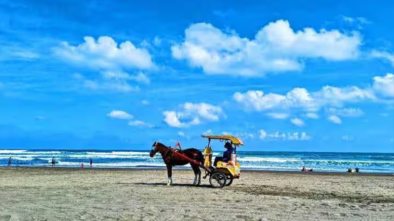 Tahun Baruan di Jogja? Coba Sensasi Piknik Pantai & Jelajah Kuliner Pasar Tradisional!